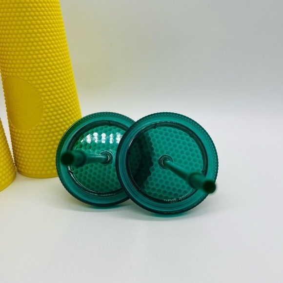 STARBUCKS SET OF 2 YELLOW & GREEN DRINK HOLDER WITH STRAW AND LID 20 OZ - Picture 8 of 14